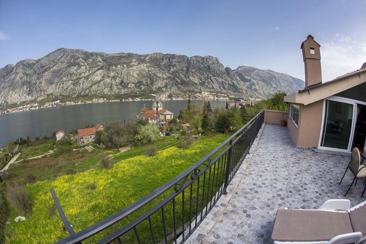 Lux Apartments Fabris Kotor Exterior photo