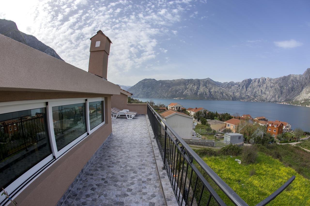 Lux Apartments Fabris Kotor Exterior photo