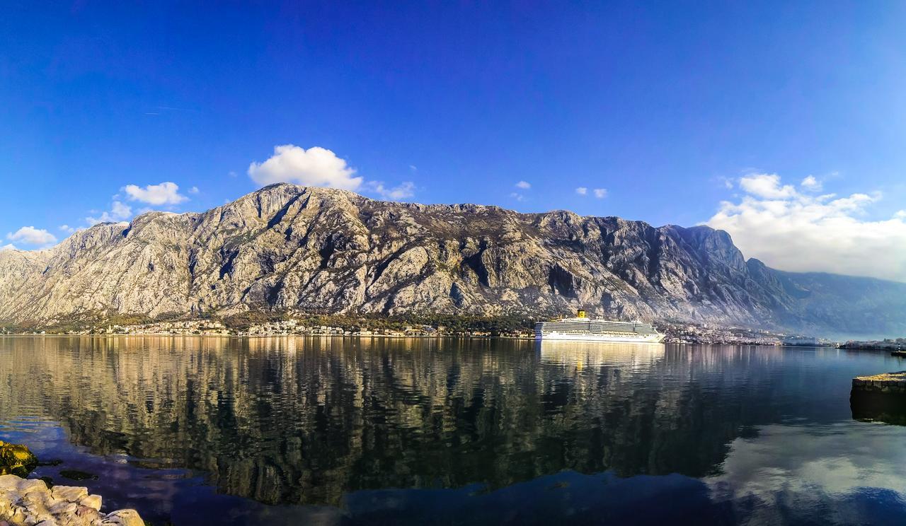 Lux Apartments Fabris Kotor Exterior photo